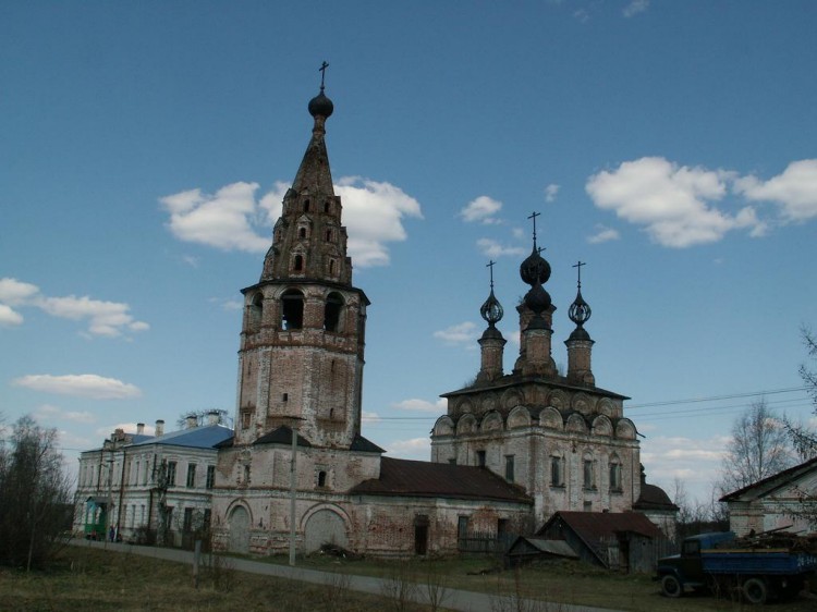 Солигалич. Воскресенский монастырь. фасады