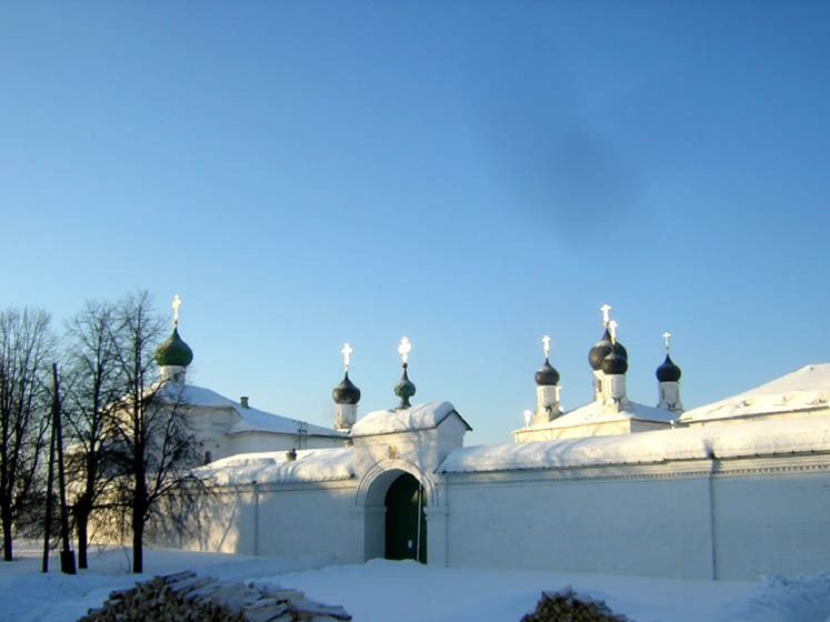 Макарьев. Макариев-Унженский монастырь. фасады