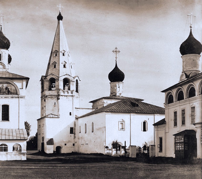 Макариев-Унженский монастырь, Макарьев (Макарьевский район, Костромская область). архивная фотография, Фотоснимок сделан с дореволюционной фотографии