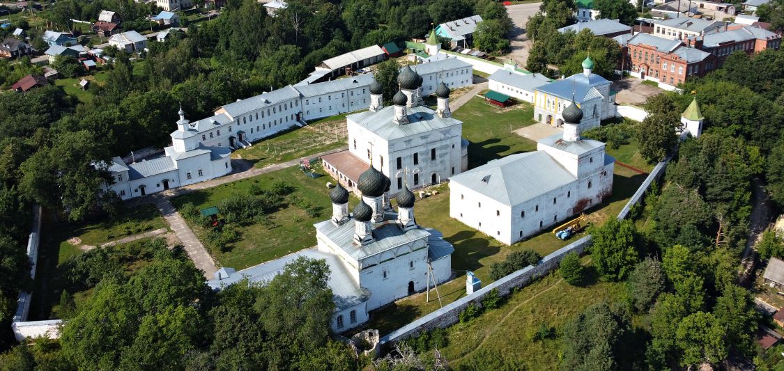Макариев-Унженский монастырь, Макарьев (Макарьевский район, Костромская область). общий вид в ландшафте
