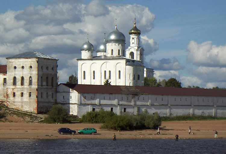 Юрьево. Юрьев мужской монастырь. фасады