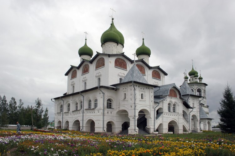 Вяжищи. Николо-Вяжищский ставропигиальный женский монастырь. фасады