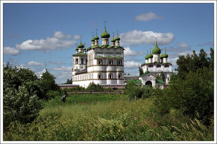 Николо-Вяжищский ставропигиальный женский монастырь, Вяжищи (Новгородский район, Новгородская область). общий вид в ландшафте