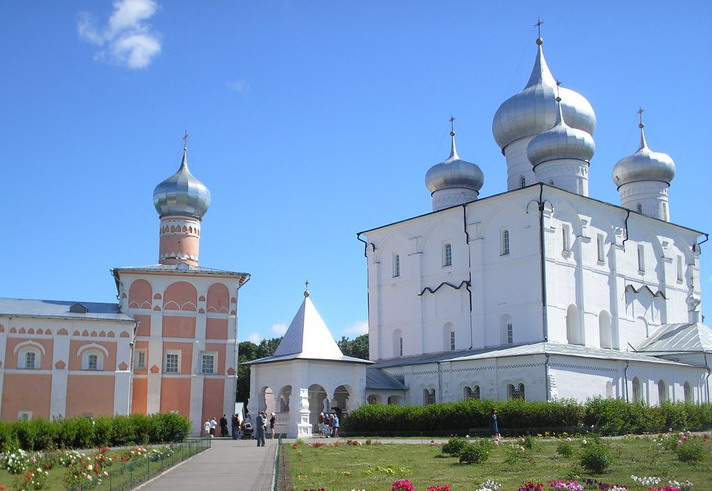 Хутынь. Варлаамо-Хутынский Спасо-Преображенский женский монастырь. фасады