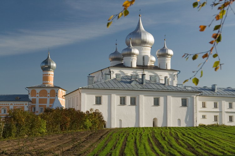 Хутынь. Варлаамо-Хутынский Спасо-Преображенский женский монастырь. фасады