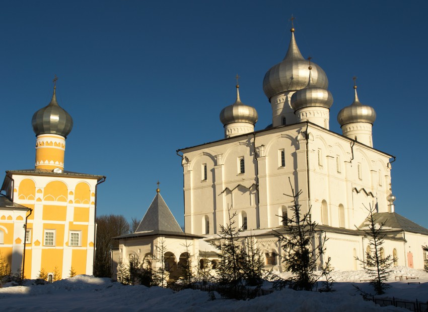 Варлаамо-Хутынский Спасо-Преображенский женский монастырь, Хутынь (Новгородский район, Новгородская область). фасады