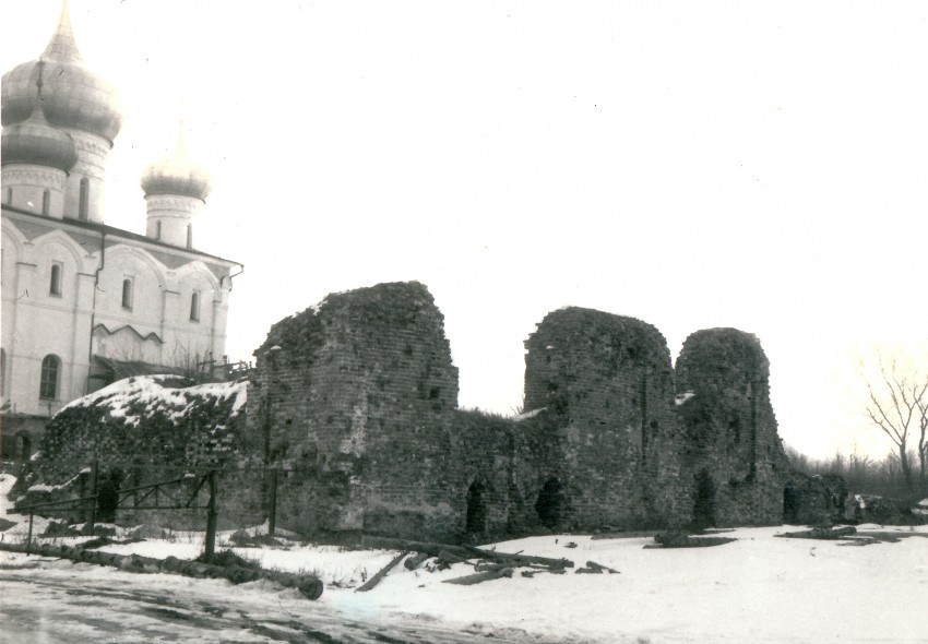 Хутынь. Варлаамо-Хутынский Спасо-Преображенский женский монастырь. фасады