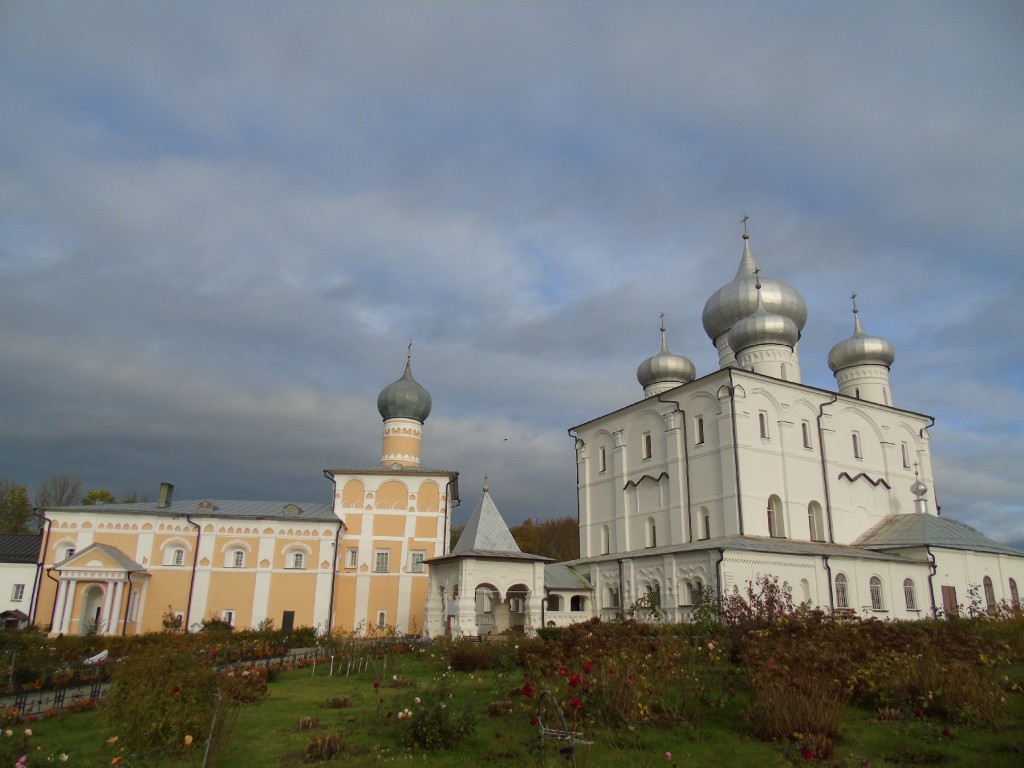 Варлаамо-Хутынский Спасо-Преображенский женский монастырь, Хутынь (Новгородский район, Новгородская область). фасады