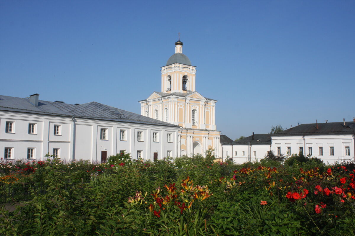 Варлаамо-Хутынский Спасо-Преображенский женский монастырь, Хутынь (Новгородский район, Новгородская область). фасады