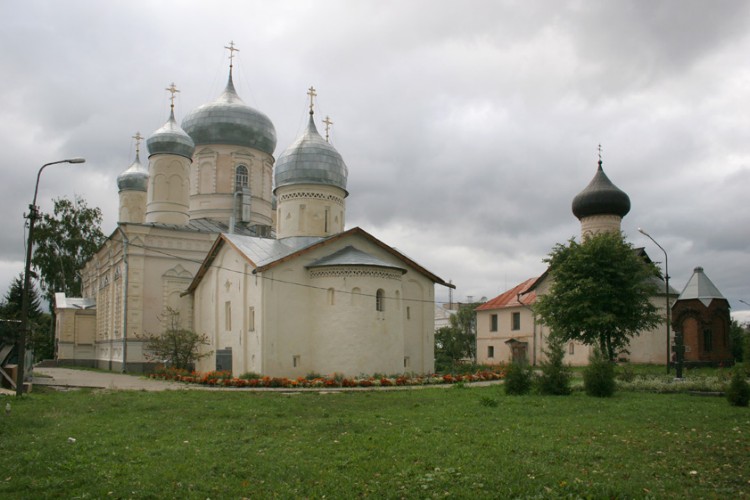 Великий Новгород. Зверин монастырь. фасады