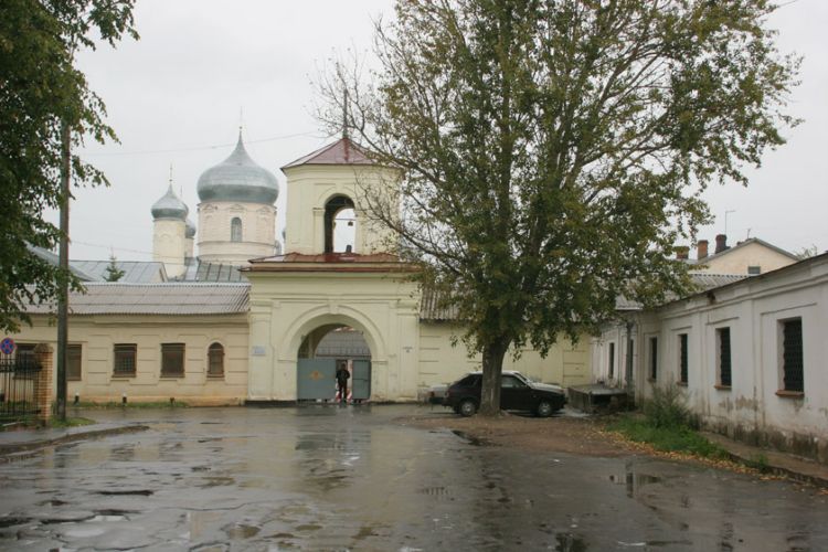 Великий Новгород. Зверин монастырь. фасады