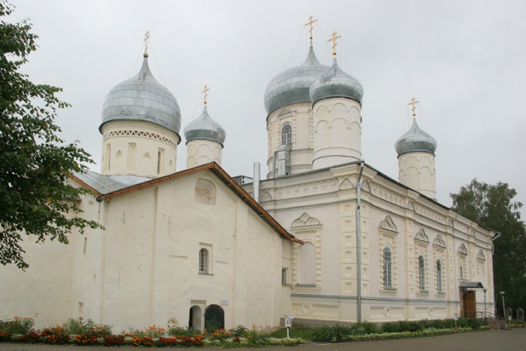 Великий Новгород. Зверин монастырь. фасады