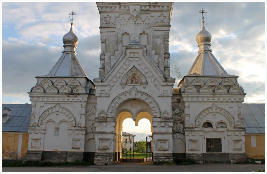 Великий Новгород. Десятинный монастырь. архитектурные детали