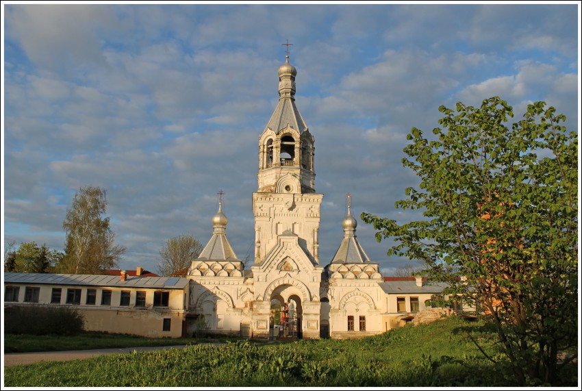 Великий Новгород. Десятинный монастырь. фасады