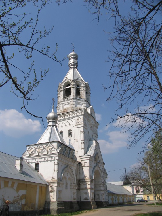 Великий Новгород. Десятинный монастырь. фасады, Колокольня и часть крепостной стены