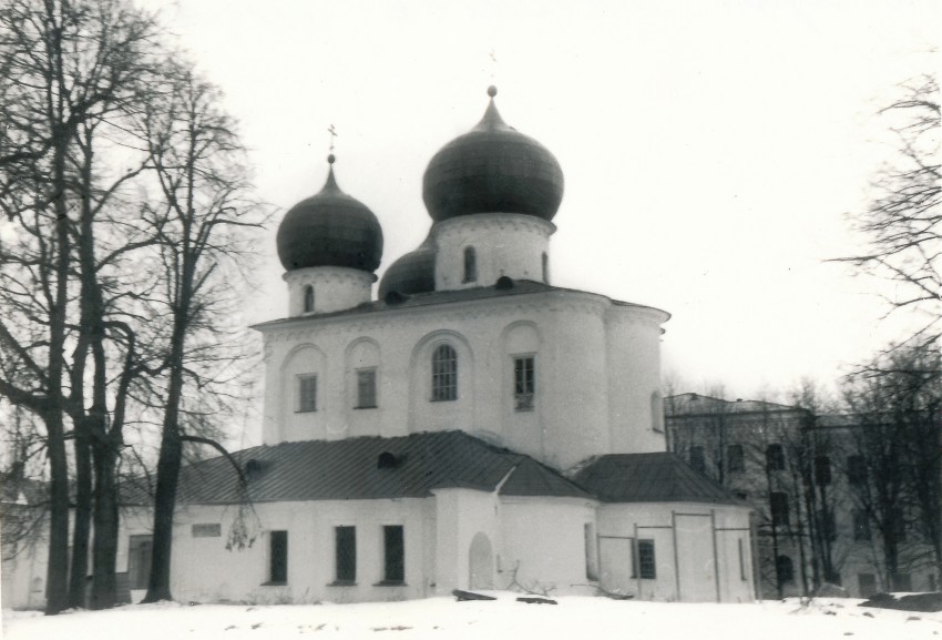 Великий Новгород. Антониев монастырь. Собор Рождества Пресвятой Богородицы. фасады