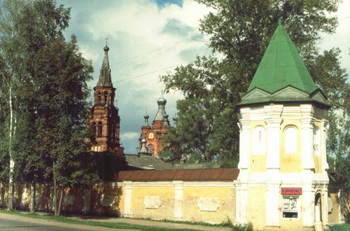 Осташков. Знаменский женский монастырь. фасады