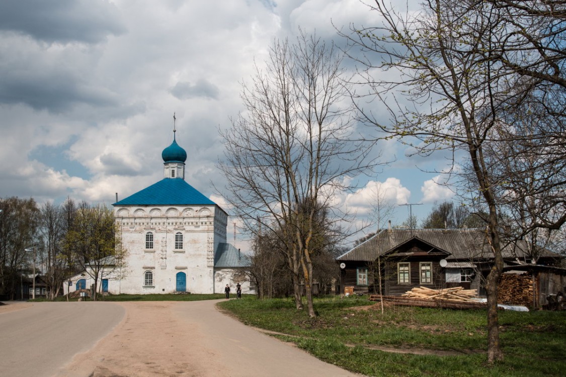 Торопец. Церковь Казанской иконы Божией Матери. общий вид в ландшафте