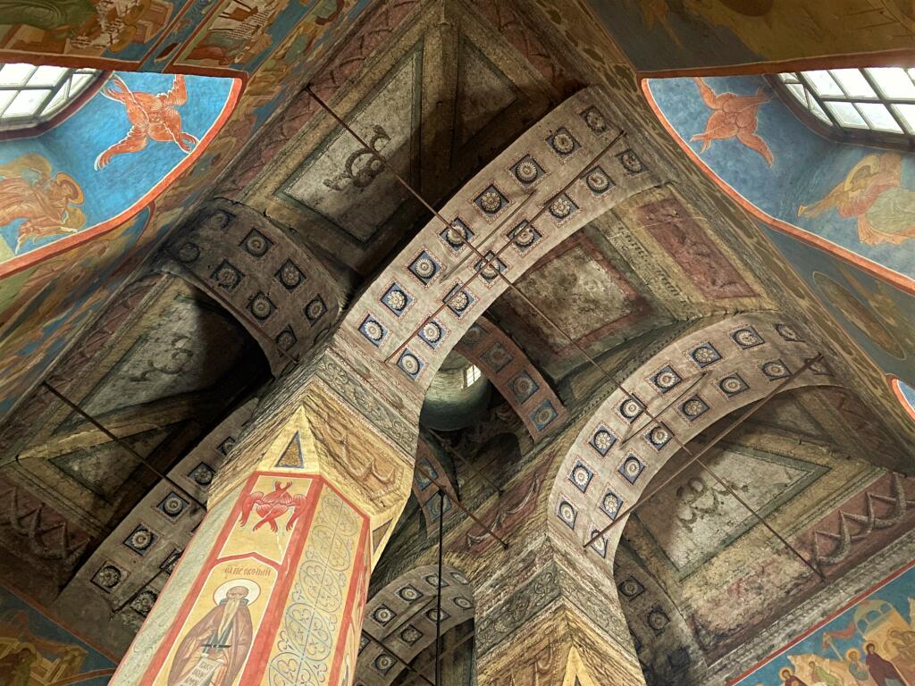 Церковь Казанской иконы Божией Матери, Торопец (Торопецкий район, Тверская область). интерьер и убранство, Система сводов