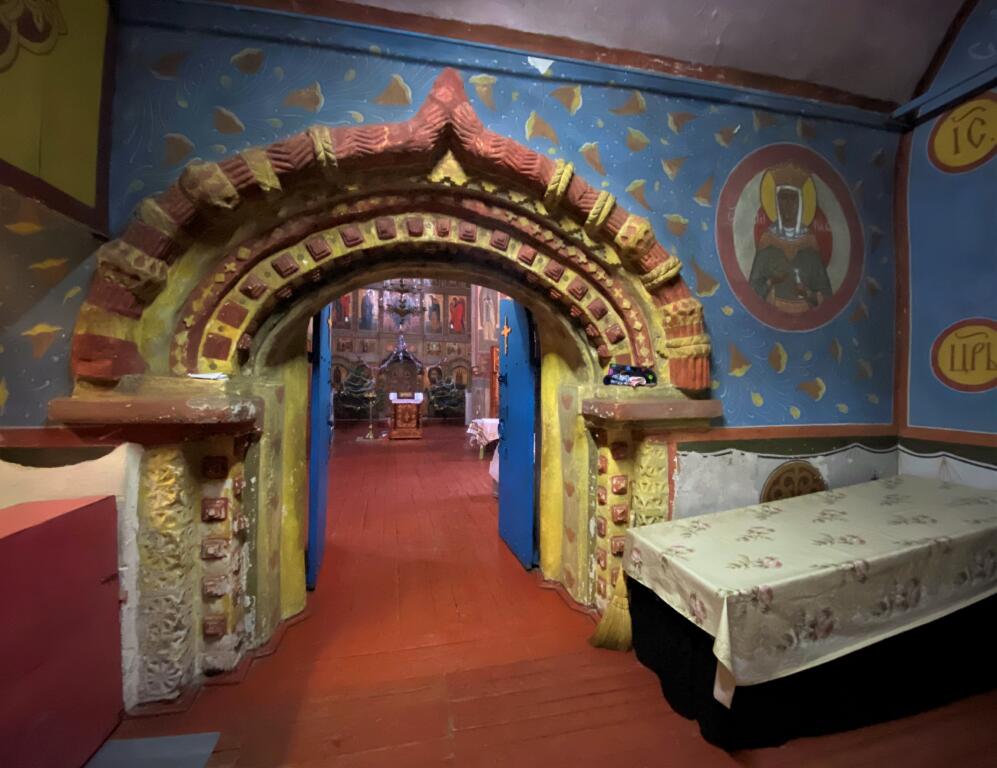 Церковь Казанской иконы Божией Матери, Торопец (Торопецкий район, Тверская область). интерьер и убранство, Портал основного объёма