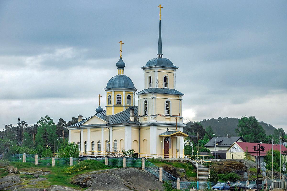 общий вид в ландшафте. Церковь Сретения Господня, Соломенное (Петрозаводск, город, Республика Карелия)