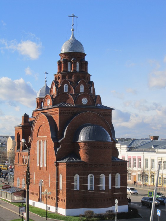 Владимир. Церковь Троицы Живоначальной (Красная). фасады