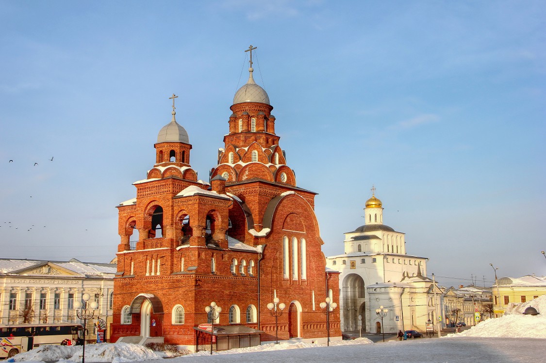 Владимир. Церковь Троицы Живоначальной (Красная). фасады