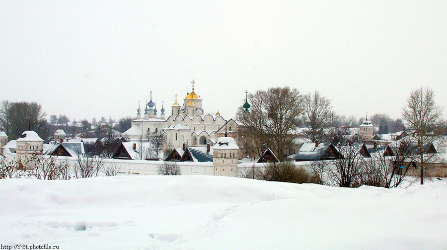 Суздаль. Покровский женский монастырь. общий вид в ландшафте