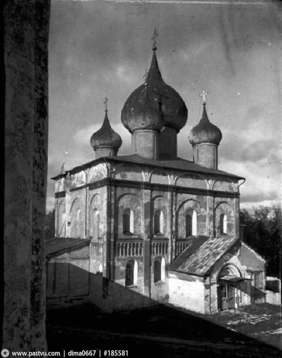 Суздаль. Собор Рождества Пресвятой Богородицы. архивная фотография,  Фото с сайта pastvu.ru Фото  1960-х годов.