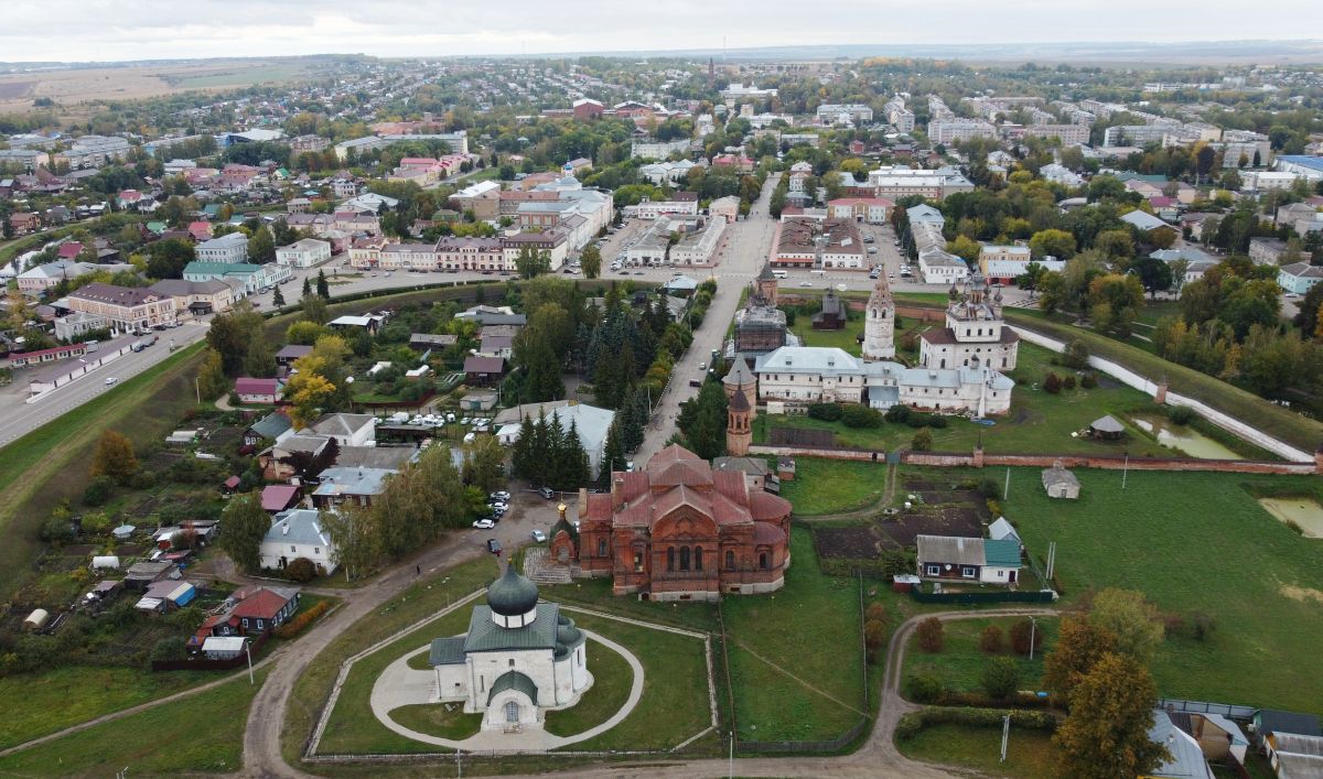 Юрьев-Польский. Собор Георгия Победоносца. общий вид в ландшафте