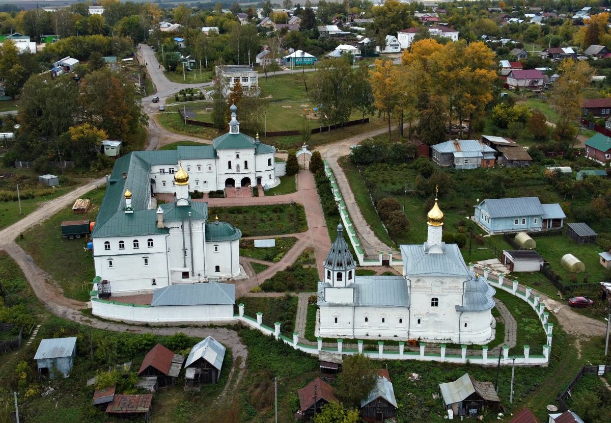 Небылое. Успенский Косьмин мужской монастырь. общий вид в ландшафте
