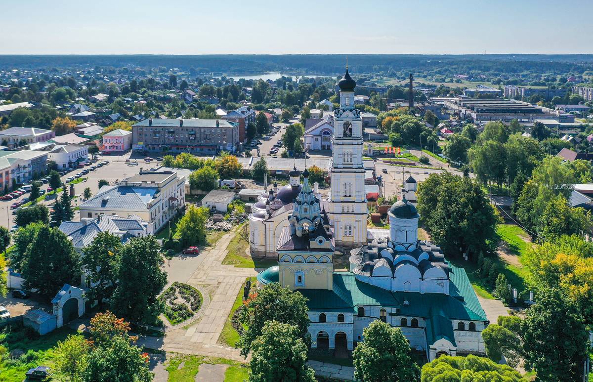 общий вид в ландшафте. Благовещенский женский монастырь, Киржач (Киржачский район, Владимирская область)