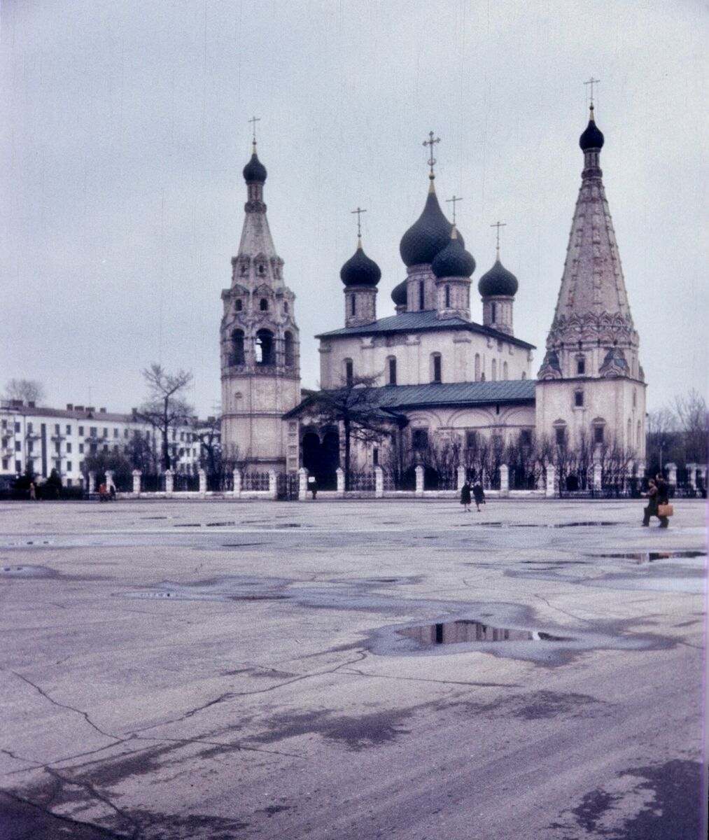 Церковь Илии Пророка, Ярославль (Ярославль, город, Ярославская область). фасады, Скан с плёнки из домашнего архива.