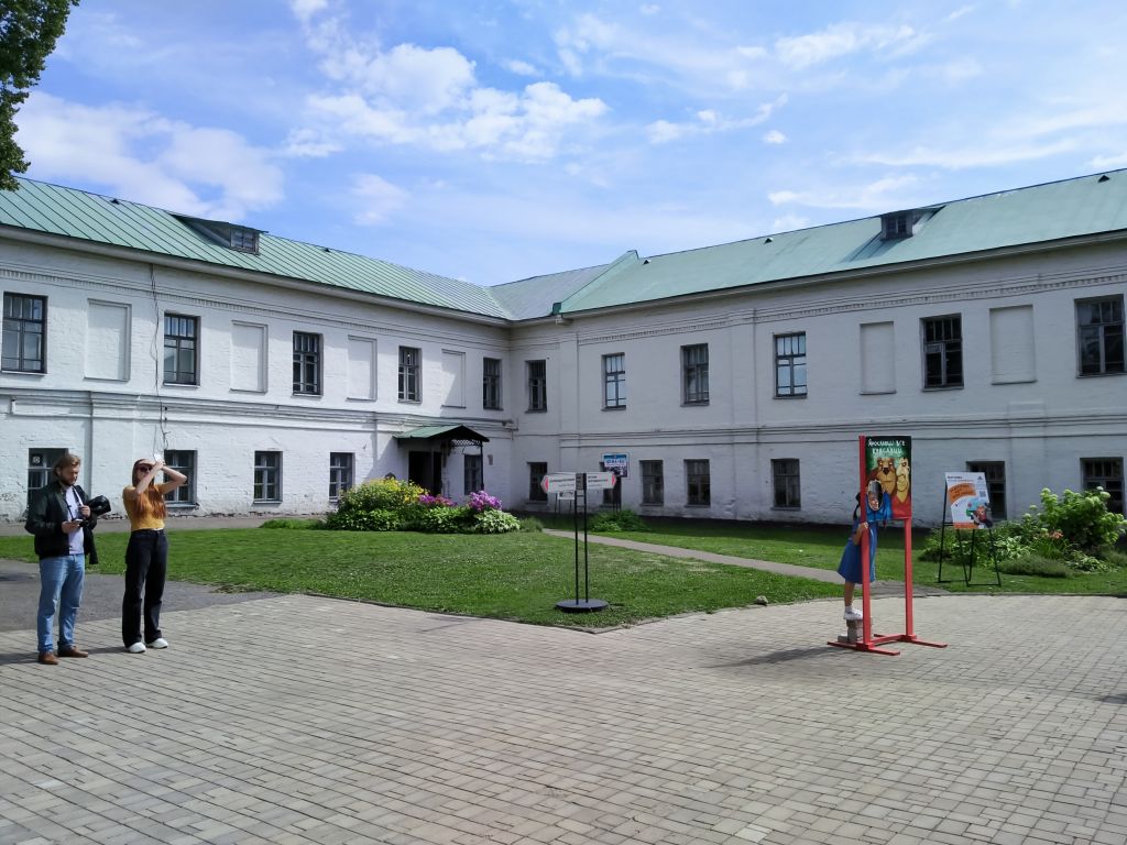 Спасо-Преображенский монастырь, Ярославль (Ярославль, город, Ярославская область). дополнительная информация, территория монастыря (семинарский корпус)