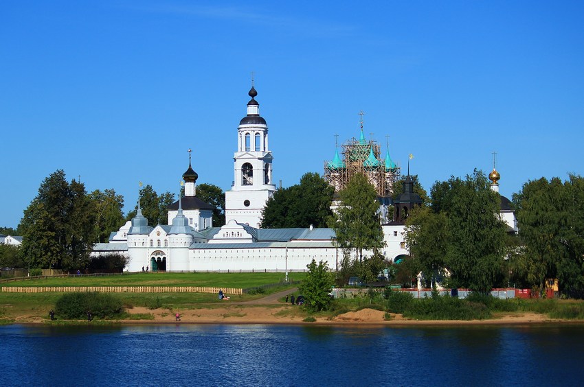 Толга. Введенский Толгский женский монастырь. фасады, Вид с Волги