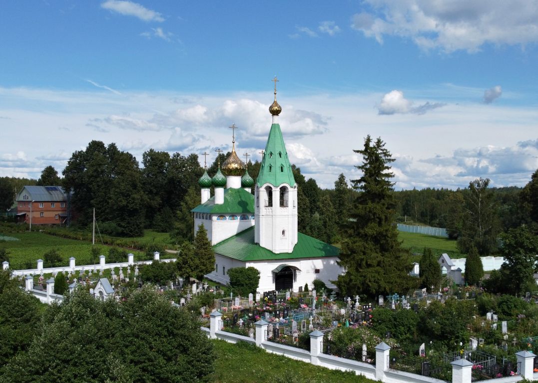 Церковь Введения во храм Пресвятой Богородицы, Введенское (Некрасовский район, Ярославская область). фасады