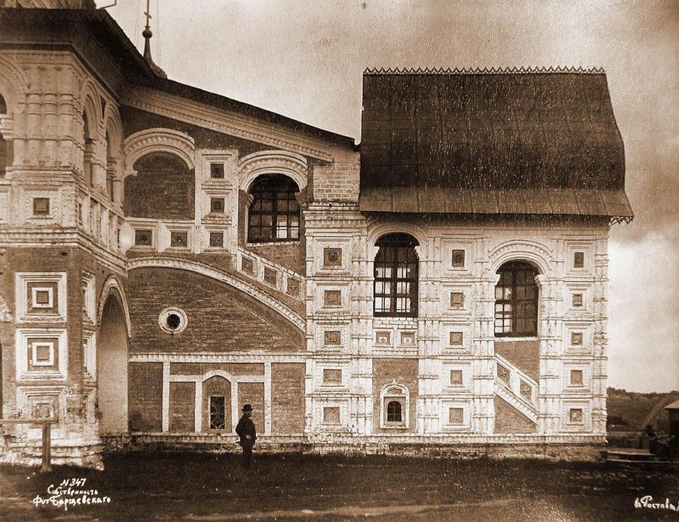 Собор Воскресения Христова, Тутаев (Тутаевский район, Ярославская область). архивная фотография, Вид боковой части южного входа. Из альбома И. Ф. Барщевского, начало ХХ в.