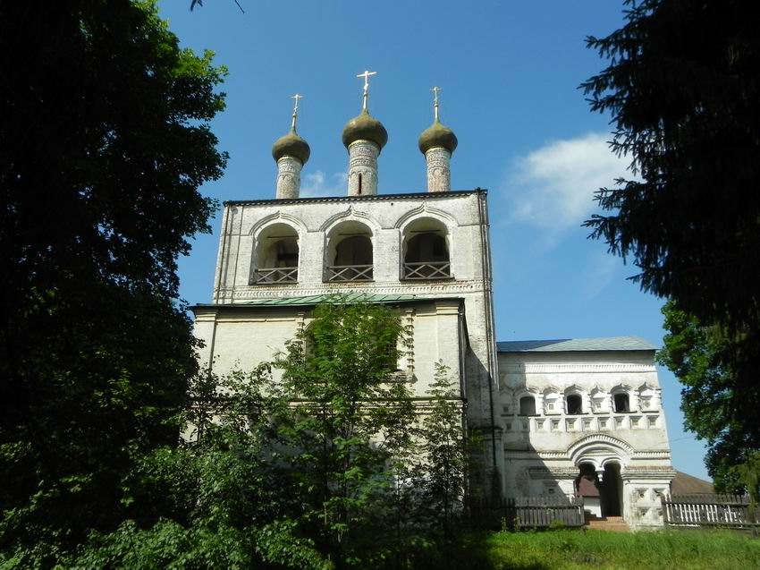 Борисоглебский. Борисоглебский монастырь. фасады, Восточный фасад церкви с прямоуольной апсидой.