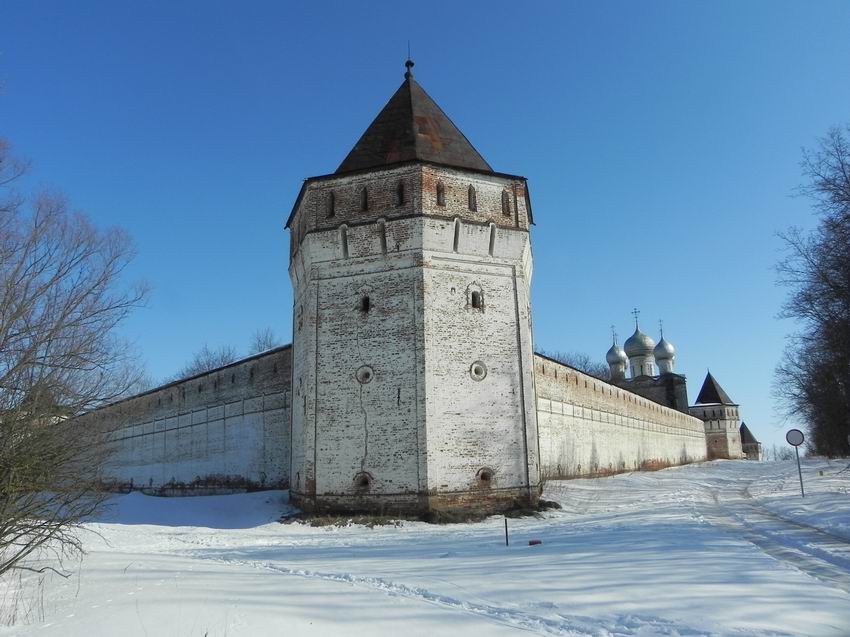 Борисоглебский монастырь, Борисоглебский (Борисоглебский район, Ярославская область). дополнительная информация, Юго-западная башня монастыря.
