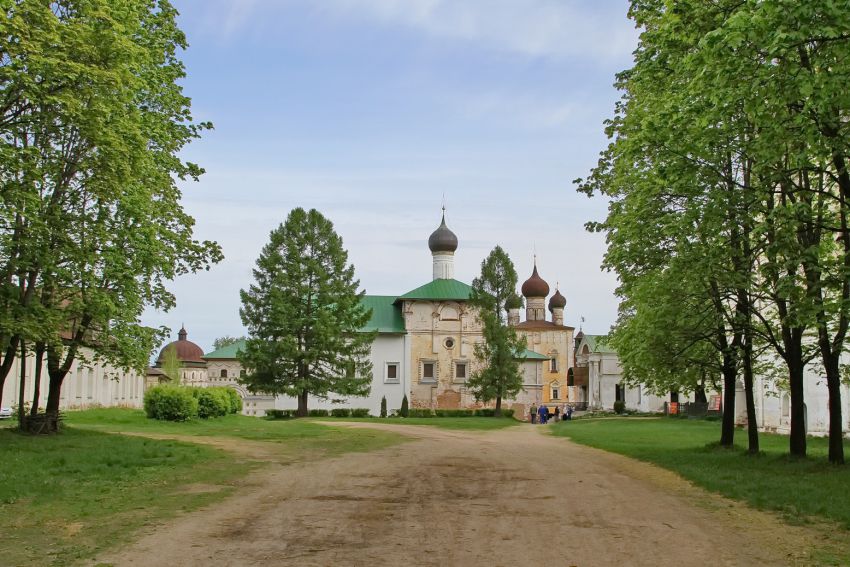 Борисоглебский. Борисоглебский монастырь. общий вид в ландшафте