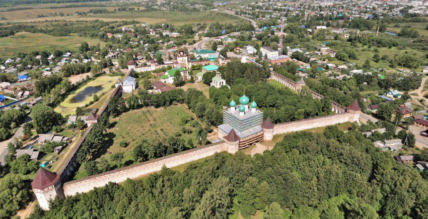 Борисоглебский. Борисоглебский монастырь. общий вид в ландшафте