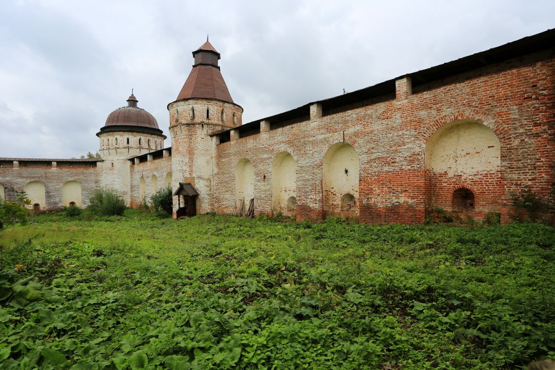 Борисоглебский. Борисоглебский монастырь. архитектурные детали, Башня западной стены и юго-западная башня