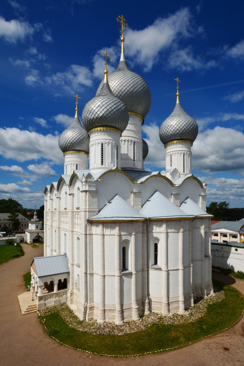 Ростов. Митрополичий двор. Кафедральный собор Успения Пресвятой Богородицы. фасады, Вид со звонницы