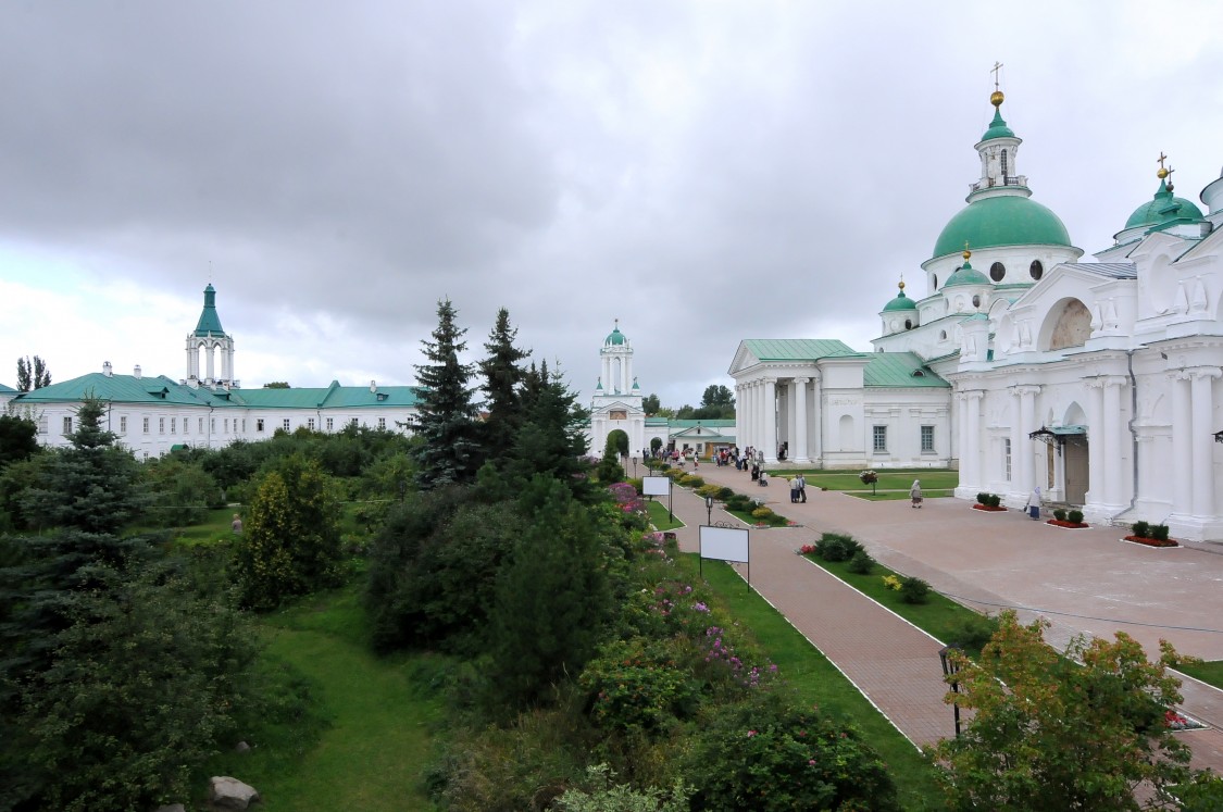 Ростов. Спасо-Яковлевский Димитриевский монастырь. фасады