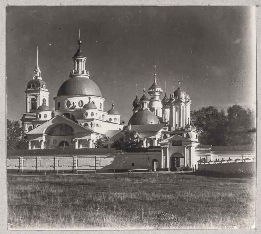 Ростов. Спасо-Яковлевский Димитриевский монастырь. архивная фотография, С.М. Прокудин-Горский. Вид Спасо-Яковлевского монастыря с северо-запада, 1911 г. Наследие С. М. Прокудина-Горского 