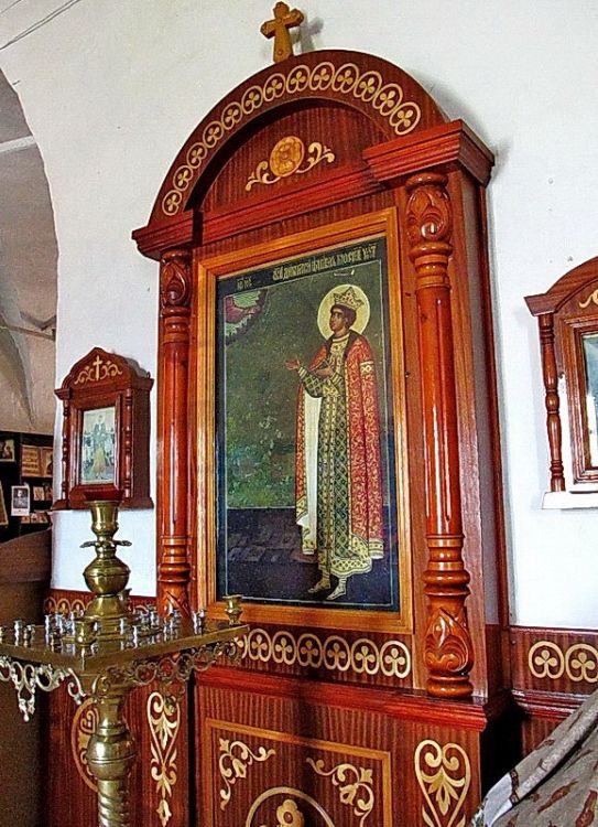 Церковь Рождества Иоанна Предтечи, Углич (Угличский район, Ярославская область). интерьер и убранство, Киот с образом царевича Димитрия. .