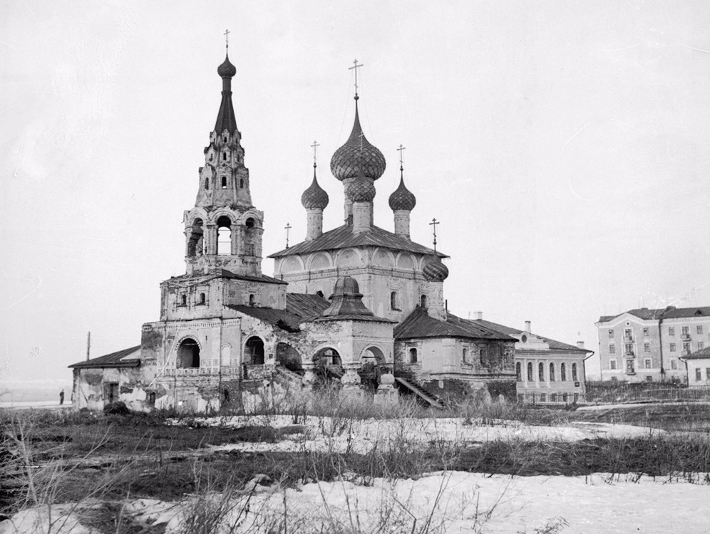 Церковь Рождества Иоанна Предтечи, Углич (Угличский район, Ярославская область). архивная фотография, 1956 год. С сайта: Russianphoto.ru