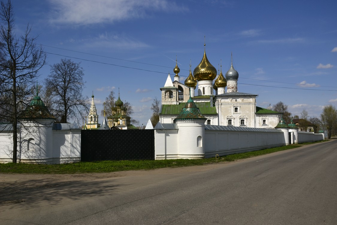 Углич. Воскресенский монастырь. фасады