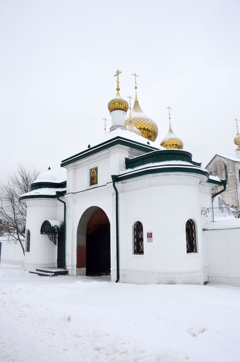 Входные ворота церковной ограды., архитектурные детали. Воскресенский монастырь, Углич (Угличский район, Ярославская область)