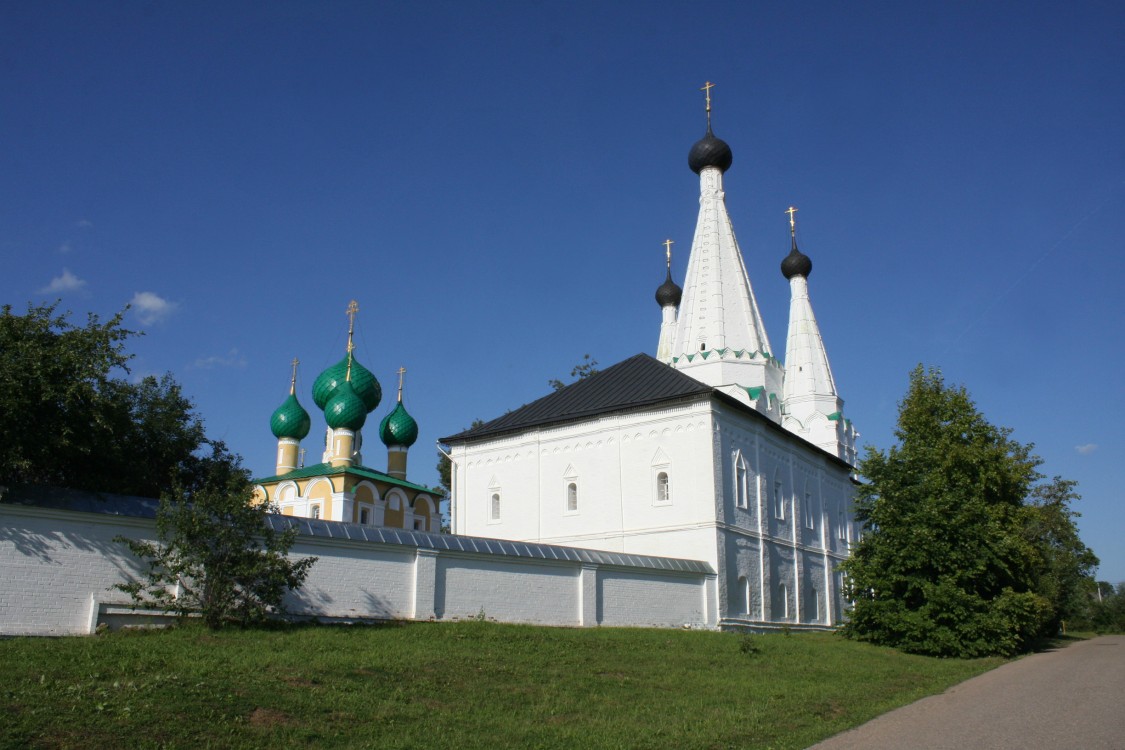 Углич. Алексеевский женский монастырь. фасады